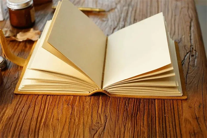 Genuine Leather Journal Lock Design Blank Kraft Paper 400 Pages DIY Diary Travel Notebook Handmade Sketchbook Retro Thick Book Calm and Class