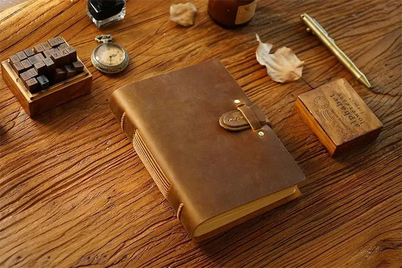 Genuine Leather Journal Lock Design Blank Kraft Paper 400 Pages DIY Diary Travel Notebook Handmade Sketchbook Retro Thick Book Calm and Class