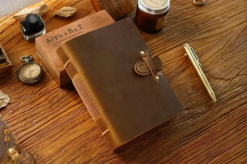 Genuine Leather Journal Lock Design Blank Kraft Paper 400 Pages DIY Diary Travel Notebook Handmade Sketchbook Retro Thick Book Calm and Class