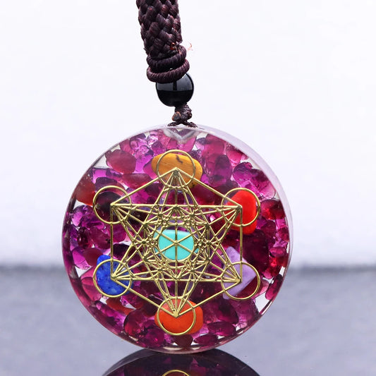 Natural Garnet Chips Stone 7 Chakra Orgonite Healing Pendant